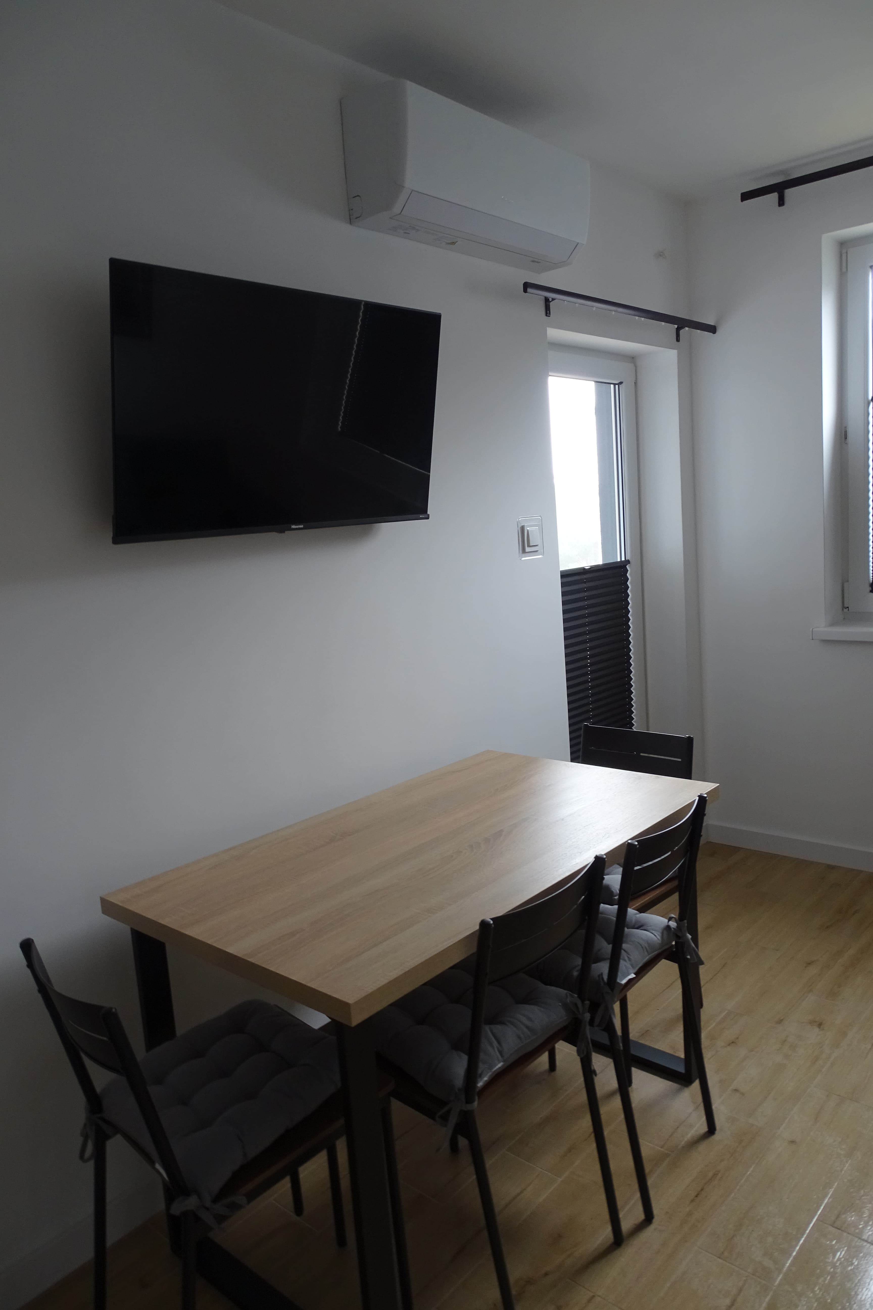 Salon — widok na jadalnię